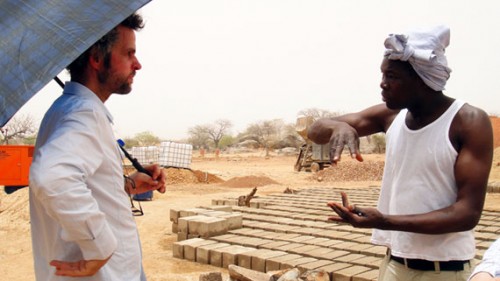 Imagem 1 do filme Christoph Schlingensief e a Vila Opera em Burkina Faso