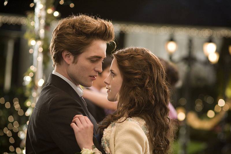 Batman: Kristen Stewart diz que Robert Pattinson é a pessoa certa para o papel 