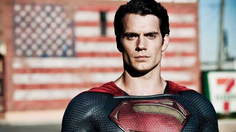 Henry Cavill ainda é o Superman, afirma astro em entrevista recente