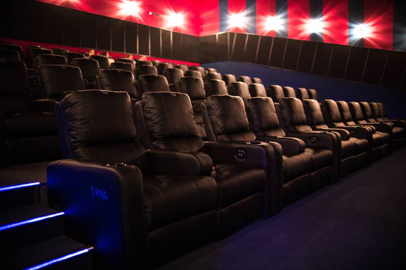 China reabre 500 cinemas após regressão do coronavírus 