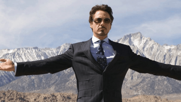 Robert Downey Jr. como Tony Stark no filme Homem de Ferro