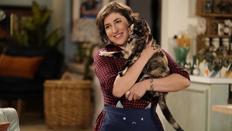 Call Me Kat: conheça a nova série de comédia com Mayim Bialik, de The Big Bang Theory 