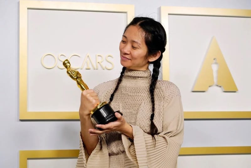 Chloé Zhao: conheça a vida e obra da diretora vencedora do Oscar  2021