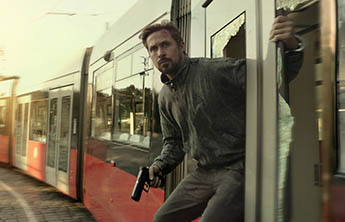 Agente Oculto: filme com Ryan Gosling e Chris Evans ganha trailer