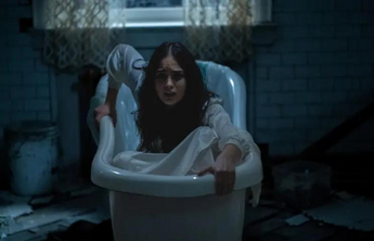 Bed Rest: terror protagonizado por Melissa Barrera ganha trailer inédito