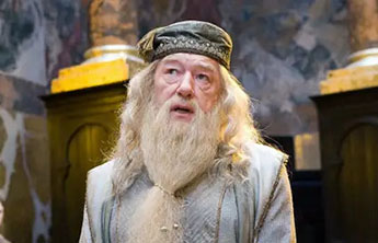Ator Michael Gambon, o Dumbledore da franquia Harry Potter, morre aos 82 anos