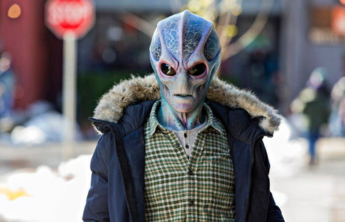 Resident Alien: canal SyFy divulga trailer inédito da 3ª temporada