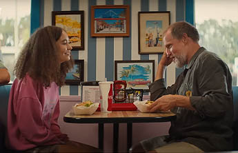 Suncoast: novo filme do Hulu ganha trailer com Nico Parker e Woody Harrelson