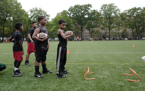 Imagem 1
                    da
                    série
                    Brooklyn Saints: Paixão pelo Esporte