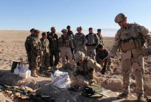 Imagem 2
                    da
                    série
                    Bomb Patrol: Afghanistan