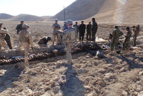 Imagem 4
                    da
                    série
                    Bomb Patrol: Afghanistan