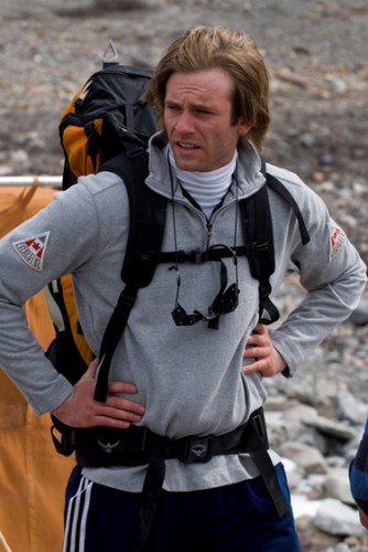 Imagem 1
                    da
                    série
                    Everest: Um Desafio à Vida